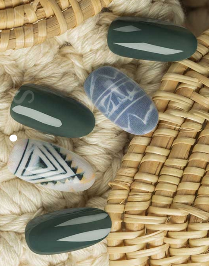 GDL Nail Art-Triangle of Light
