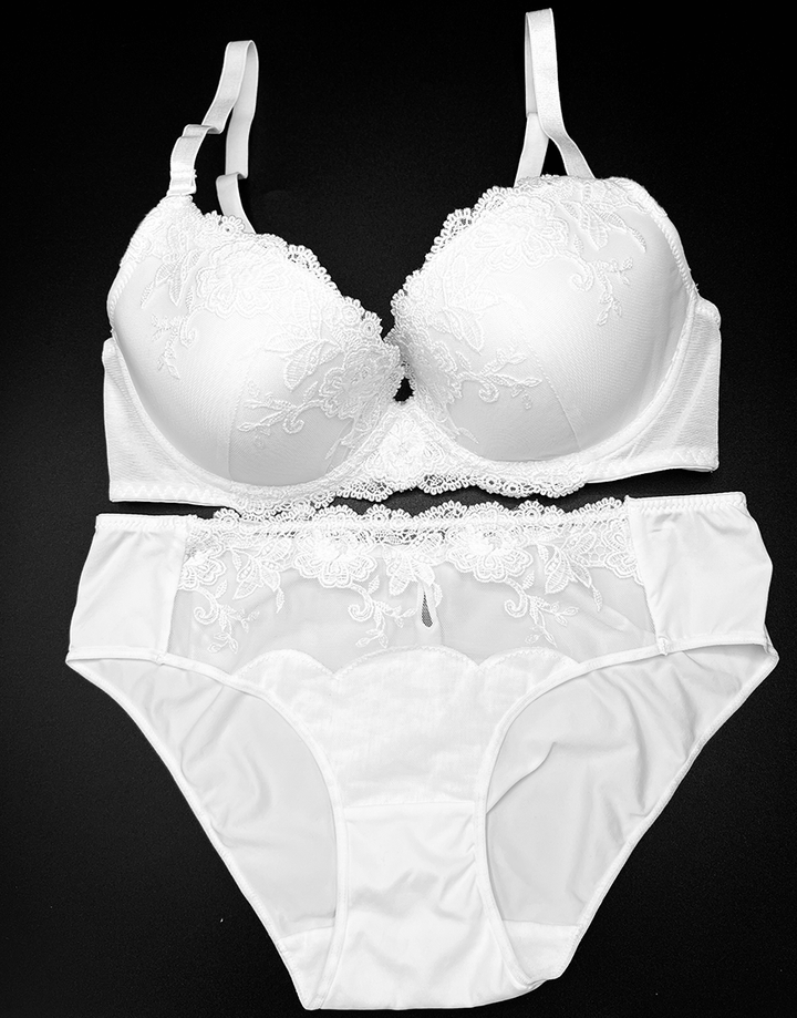 LIGHTLY PADDED WIRED FANCY BRA WITH MATCHING PANTY-WHITE