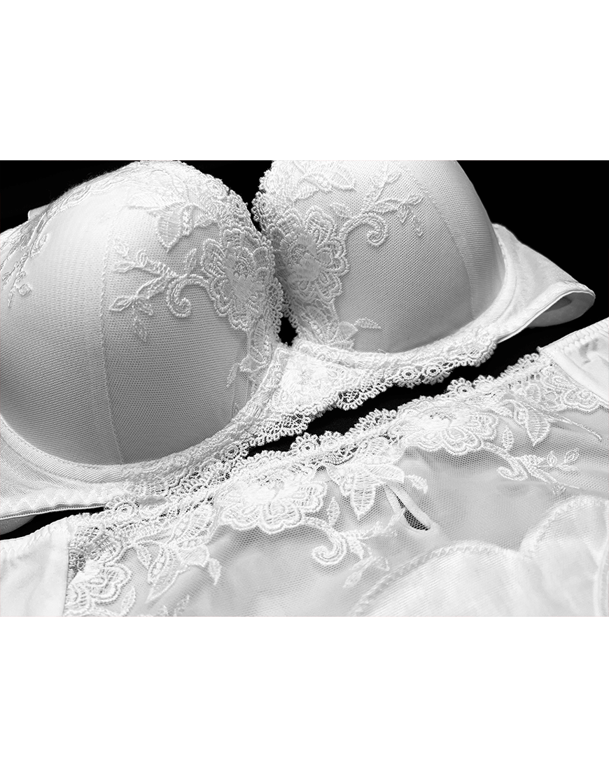 LIGHTLY PADDED WIRED FANCY BRA WITH MATCHING PANTY-WHITE